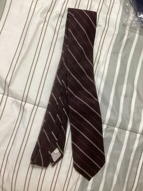Striped Burgundy Men's 1990s 20% wool 80% poly vintage